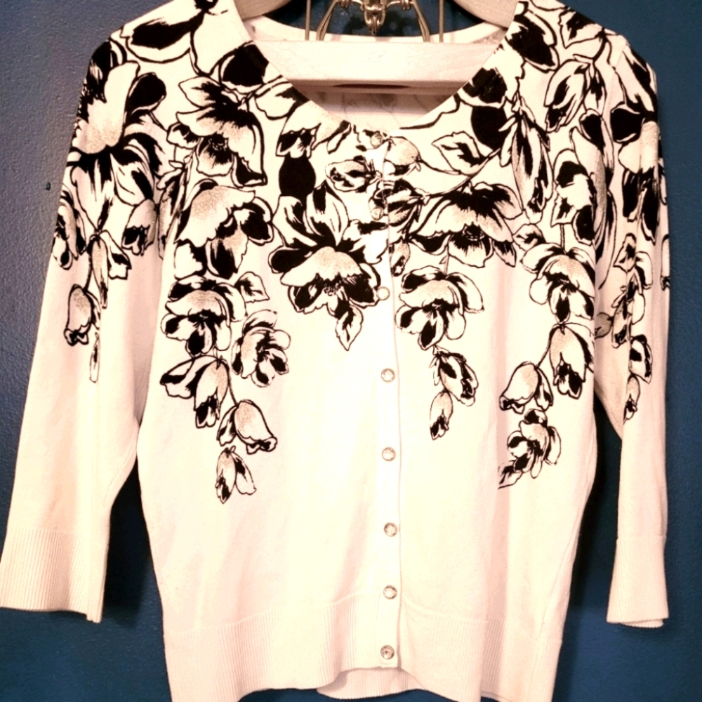White house Black Market cardigan